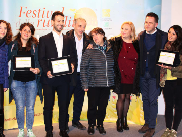 foto premiazione tesi di laurea 